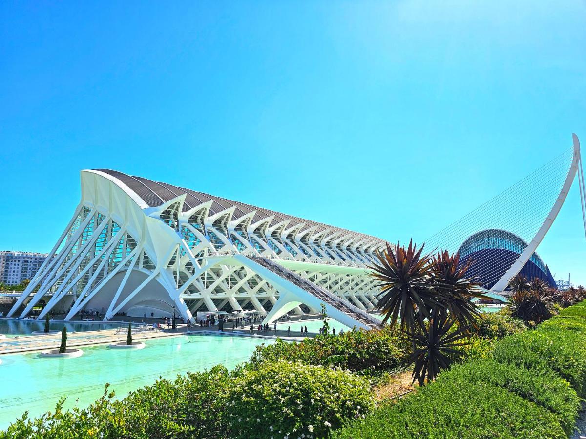 Apartamentos Las Ciencias V Valencia Eksteriør bilde