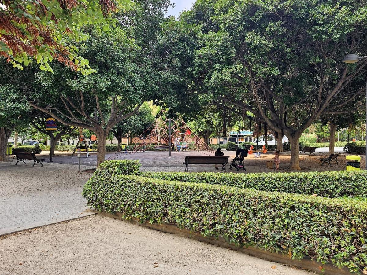 Apartamentos Las Ciencias V Valencia Eksteriør bilde